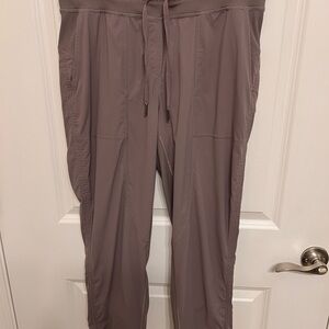 lululemon Dance Studio Mid-Rise Pants Womens Size 8 Pre-Owned But Very Good Cond